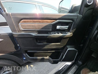 2021 Ram 3500 Laramie Crew Cab Long Bed - miniatura 9