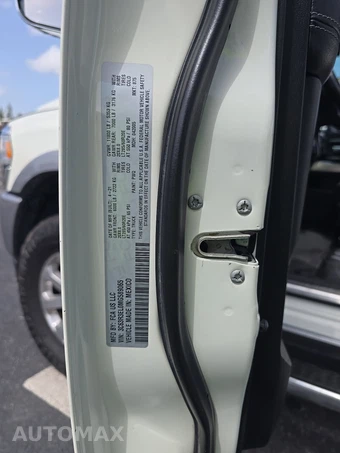 2021 Ram 3500 Laramie Crew Cab Medium Bed - miniatura 14