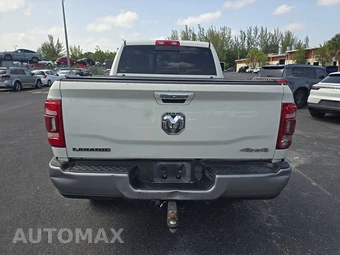 2021 Ram 3500 Laramie Crew Cab Medium Bed - miniatura 5