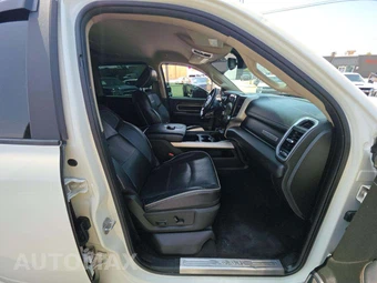 2021 Ram 3500 Laramie Extended Crew Cab Medium Bed DRW – miniatura 18