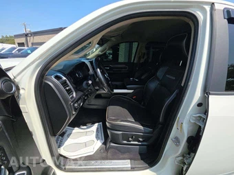 2021 Ram 3500 Laramie Extended Crew Cab Medium Bed DRW – miniatura 6