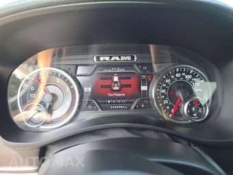 2021 Ram 3500 Laramie Extended Crew Cab Medium Bed DRW – miniatura 9