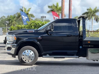 2021 Ram 5500 Cab Chassis SLT Regular Cab DRW - miniatura 3