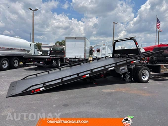 2021 Ram 5500 Cab Chassis SLT Regular Cab DRW - miniatura 17