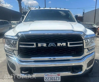 2021 Ram 5500 Cab Chassis Tradesman Crew Cab DRW - miniatura 3