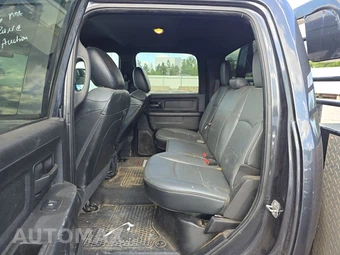 2021 Ram 5500 Cab Chassis Tradesman Crew Cab DRW – miniatura 13