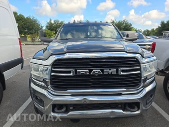 2021 Ram 5500 Cab Chassis Tradesman Crew Cab DRW – miniatura 2