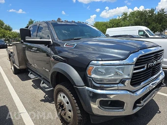 2021 Ram 5500 Cab Chassis Tradesman Crew Cab DRW – miniatura 3