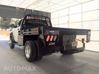 2021 Ram 5500 Cab Chassis Tradesman Regular Cab DRW – miniatura 2