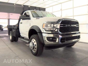 2021 Ram 5500 Cab Chassis Tradesman Regular Cab DRW – miniatura 3