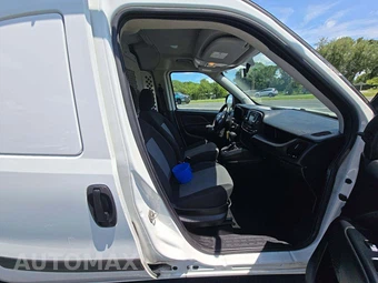 2021 Ram ProMaster City Cargo Van Tradesman 122.4" WB - miniatura 18