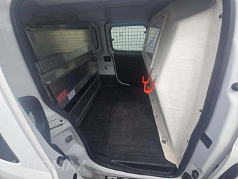 2021 Ram ProMaster City Cargo Van Tradesman SLT 122.4" WB - miniatura 16