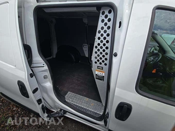 2021 Ram ProMaster City Cargo Van Tradesman SLT 122.4" WB - miniatura 16