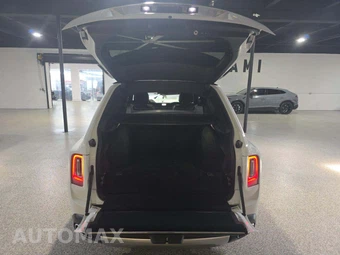 2021 Rolls-Royce Cullinan – miniatura 11