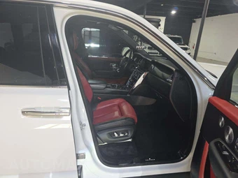 2021 Rolls-Royce Cullinan – miniatura 15