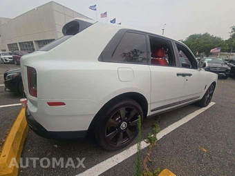 2021 Rolls-Royce Cullinan – miniatura 3