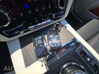2021 Rolls-Royce Ghost – miniatura 8