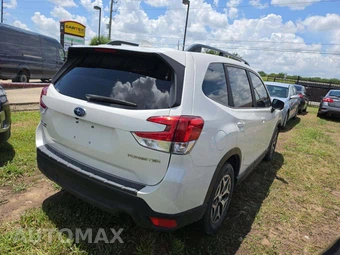 2021 Subaru Forester Premium - miniatura 3