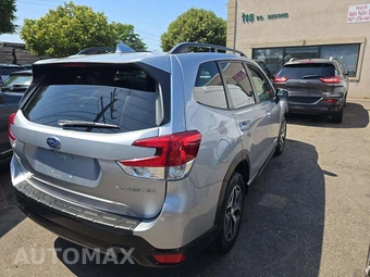 2021 Subaru Forester Premium - miniatura 3