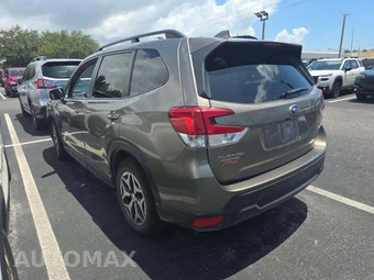 2021 Subaru Forester Premium - miniatura 2