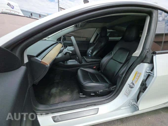 2021 Tesla Model 3 Long Range - miniatura 6
