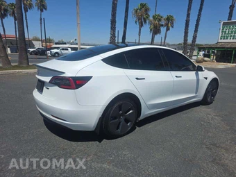 2021 Tesla Model 3 Standard Range Plus – miniatura 3