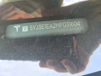 2021 Tesla Model 3 Standard Range Plus - miniatura 2