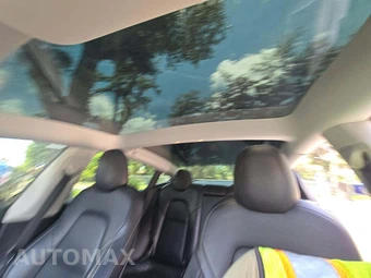 2021 Tesla Model 3 Standard Range Plus - miniatura 8