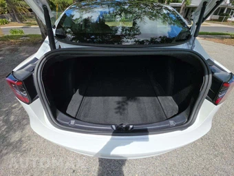 2021 Tesla Model 3 Standard Range Plus - miniatura 14