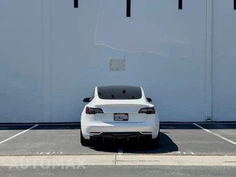 2021 Tesla Model 3 Standard Range Plus - miniatura 11