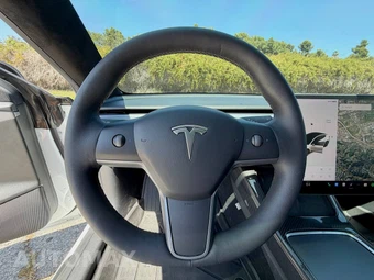2021 Tesla Model 3 Standard Range Plus - miniatura 17