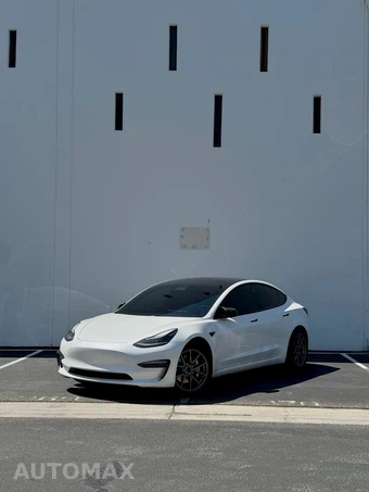 2021 Tesla Model 3 Standard Range Plus - miniatura 3