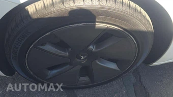 2021 Tesla Model 3 Standard Range Plus – miniatura 32