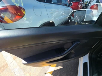 2021 Tesla Model 3 Standard Range Plus – miniatura 9