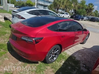 2021 Tesla Model 3 Standard Range Plus - miniatura 4