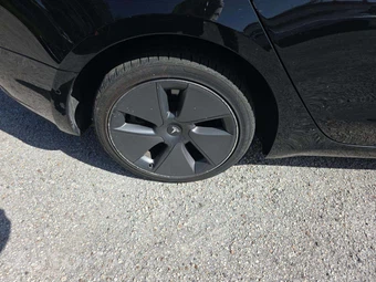 2021 Tesla Model 3 Standard Range Plus – miniatura 23