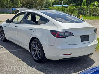 2021 Tesla Model 3 Standard Range Plus – miniatura 2