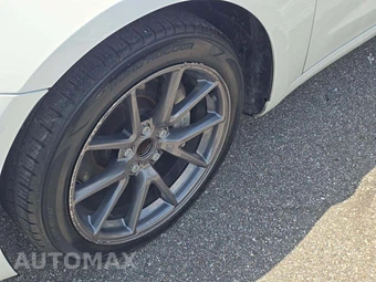 2021 Tesla Model 3 Standard Range Plus – miniatura 23