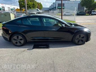2021 Tesla Model 3 Standard Range Plus - miniatura 2