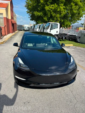 2021 Tesla Model 3 Standard Range Plus - miniatura 4