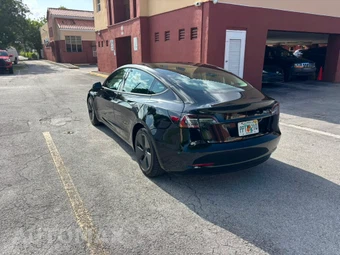 2021 Tesla Model 3 Standard Range Plus - miniatura 7