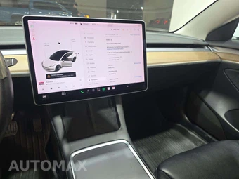 2021 Tesla Model 3 Standard Range Plus – miniatura 10