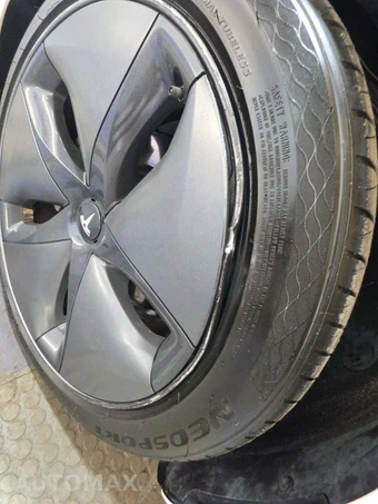 2021 Tesla Model 3 Standard Range Plus – miniatura 29