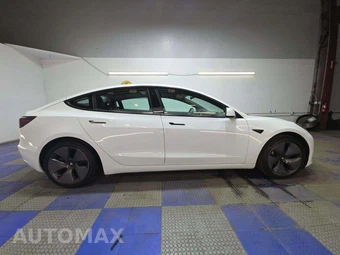 2021 Tesla Model 3 Standard Range Plus – miniatura 4