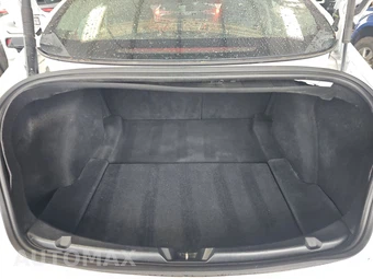 2021 Tesla Model 3 Standard Range Plus – miniatura 16