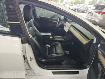 2021 Tesla Model 3 Standard Range Plus – miniatura 8