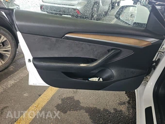 2021 Tesla Model 3 Standard Range Plus – miniatura 9