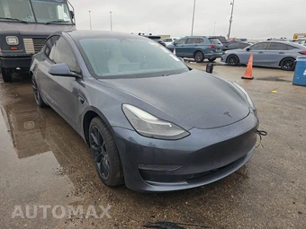 2021 Tesla Model 3 Standard Range Plus – miniatura 3