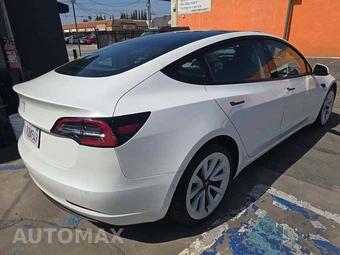 2021 Tesla Model 3 Standard Range Plus – miniatura 3