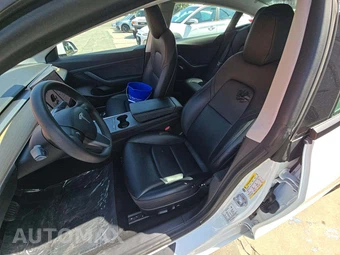 2021 Tesla Model 3 Standard Range Plus – miniatura 6